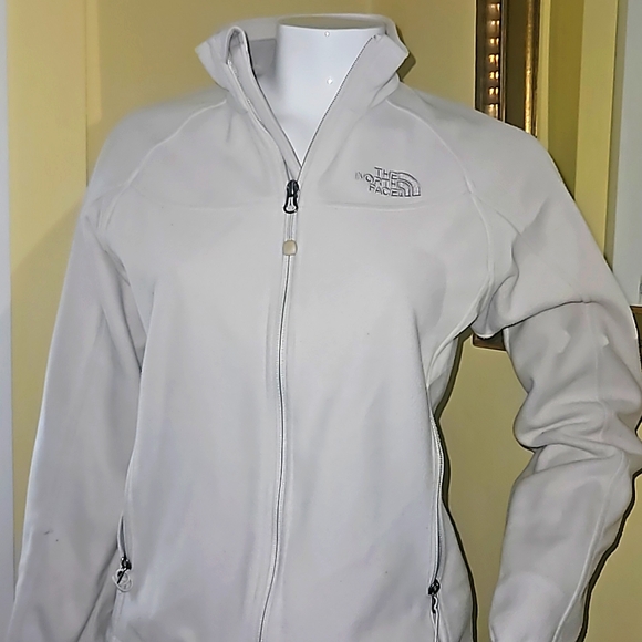 The North Face Jackets & Blazers - The North Face Women's White Full Zip Windwall Fleece Jacket w Zip Pockets